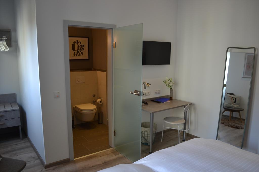 Boutique-Hotel "Stilvoll" أندرناخ الغرفة الصورة